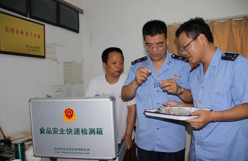 工商所配備84臺多參數(shù)食品安全檢測儀